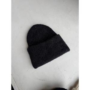 NEW RODEBJER women's sendina beanie hat in black